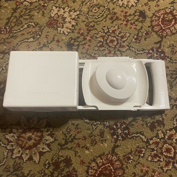 The Pampered Chef Ultimate Mandoline Slicer w/ Multiple Blades in Safety Holder - Picture 1 of 4